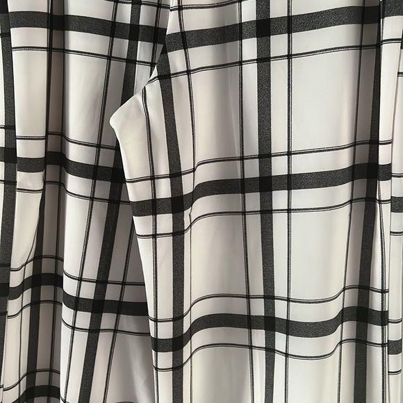 Black and white paperbag pants ready for work or play! - Picture 6 of 6